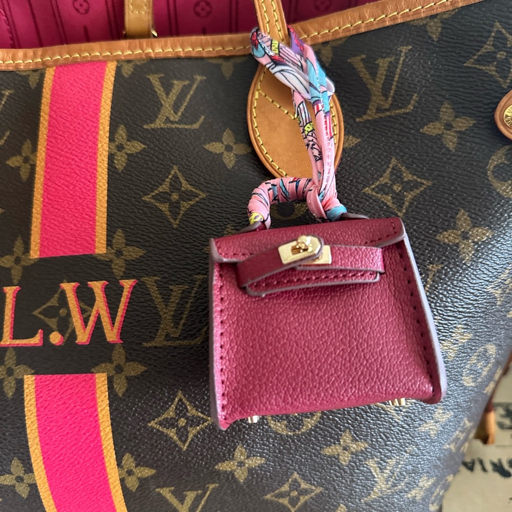 Super Cute 😍 Lux Bag Charm!!!